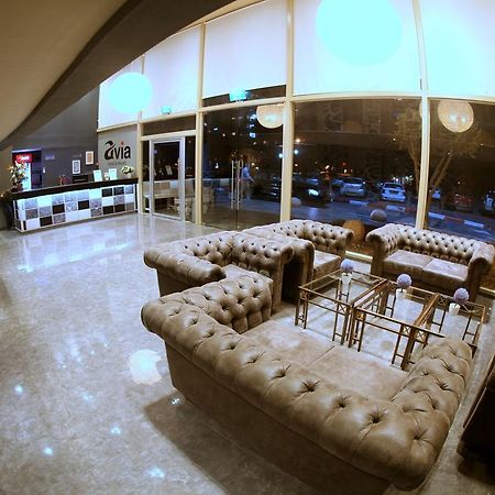 Avia Hotel & Resort Yehud-Monosson Buitenkant foto