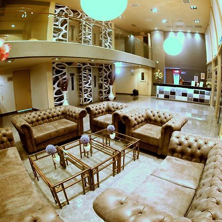 Avia Hotel & Resort Yehud-Monosson Buitenkant foto