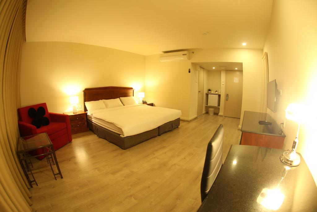 Avia Hotel & Resort Yehud-Monosson Buitenkant foto