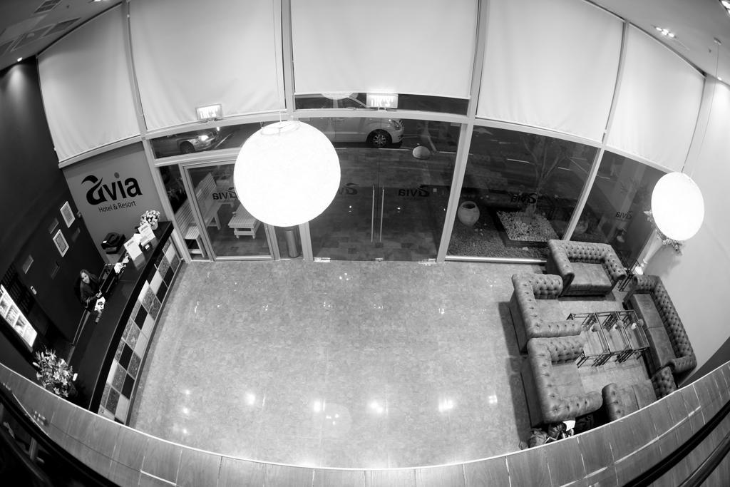 Avia Hotel & Resort Yehud-Monosson Buitenkant foto
