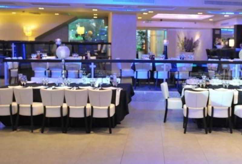 Avia Hotel & Resort Yehud-Monosson Buitenkant foto