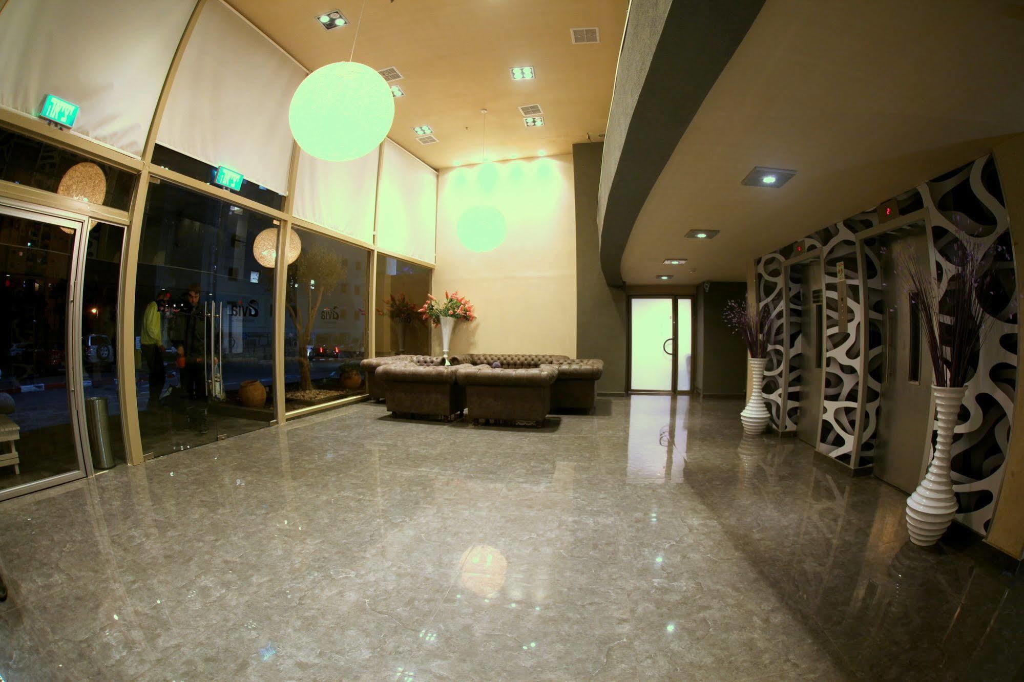 Avia Hotel & Resort Yehud-Monosson Buitenkant foto