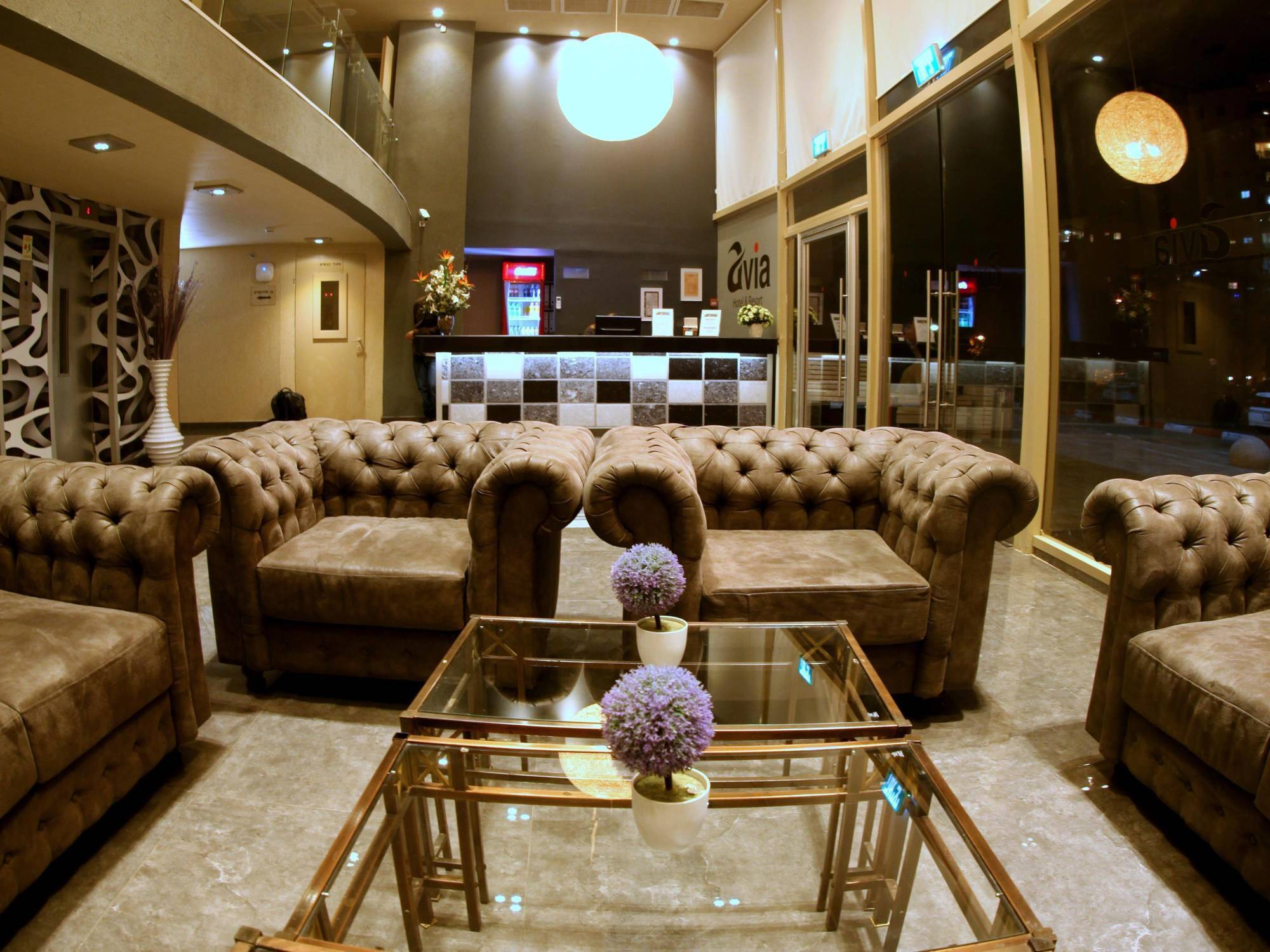 Avia Hotel & Resort Yehud-Monosson Buitenkant foto