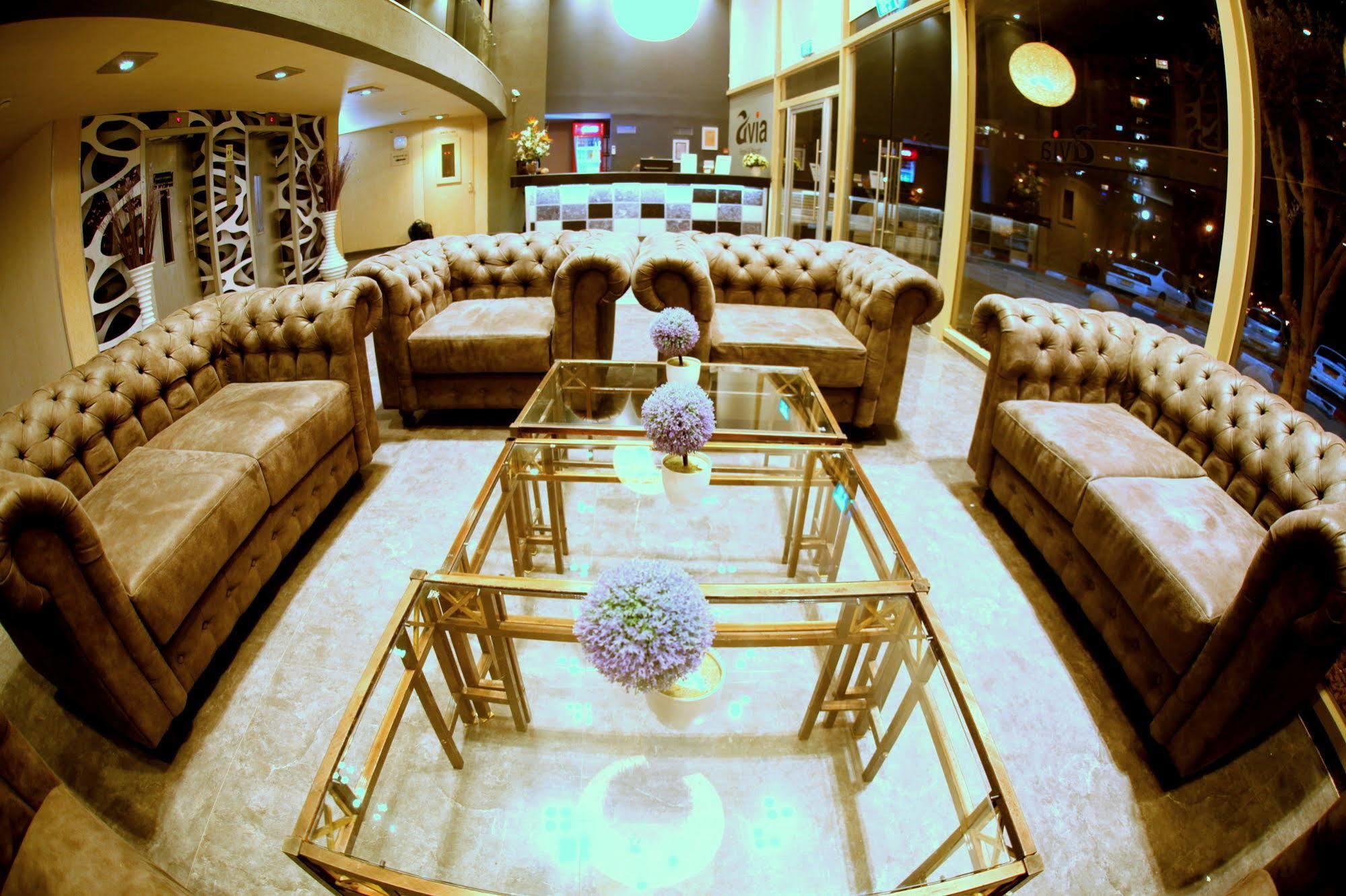 Avia Hotel & Resort Yehud-Monosson Buitenkant foto
